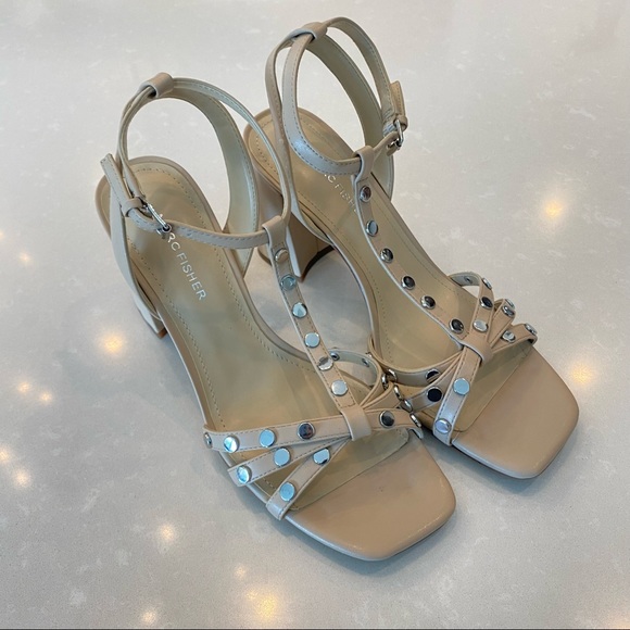 Marc Fisher Platform - Picture 1 of 4